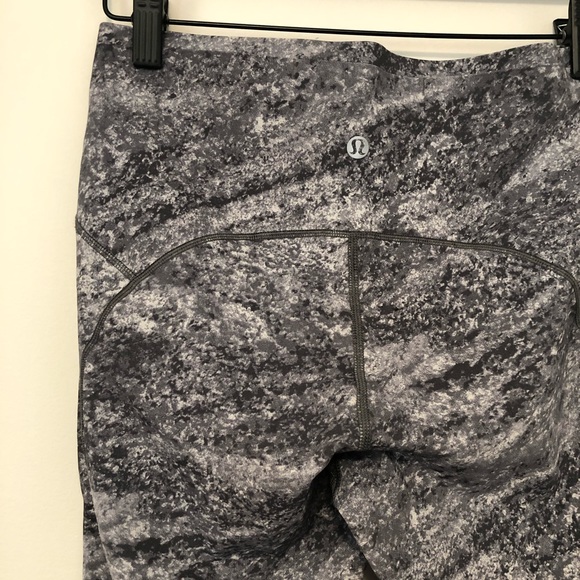 Lululemon leggings - Picture 10 of 10